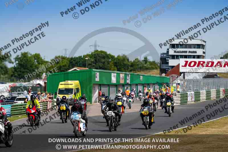 Vintage motorcycle club;eventdigitalimages;mallory park;mallory park trackday photographs;no limits trackdays;peter wileman photography;trackday digital images;trackday photos;vmcc festival 1000 bikes photographs